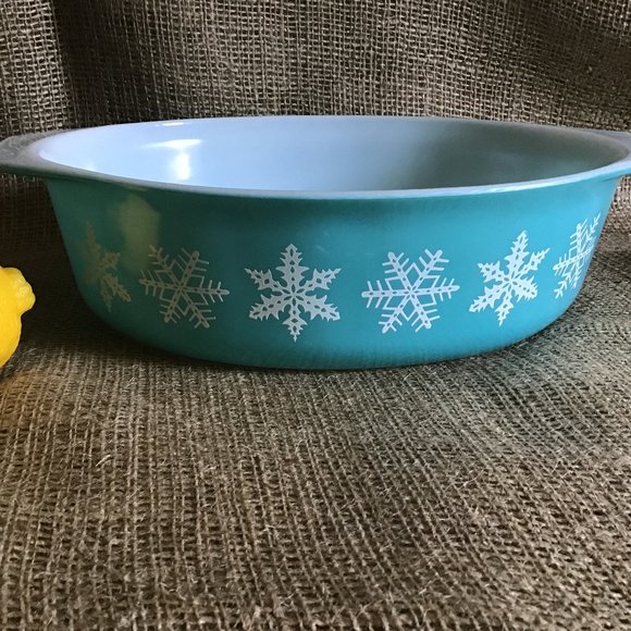 Vintage Pyrex Turquoise Snowflake Oval Dish - Picture 3 of 13